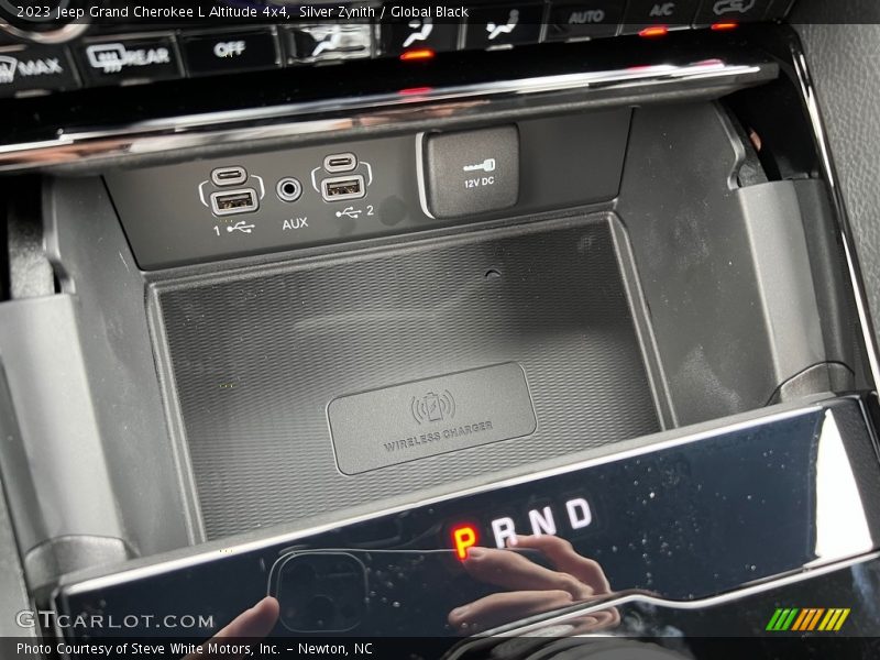 Silver Zynith / Global Black 2023 Jeep Grand Cherokee L Altitude 4x4