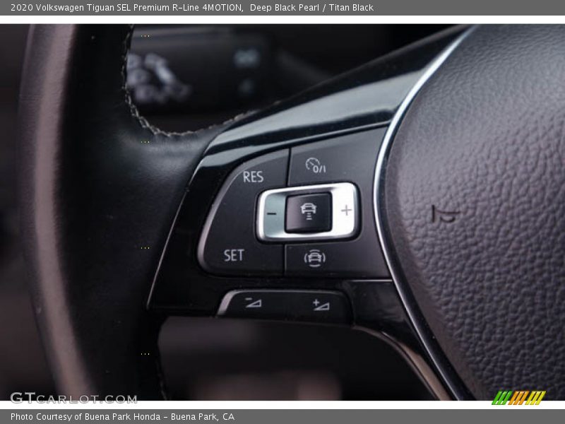  2020 Tiguan SEL Premium R-Line 4MOTION Steering Wheel
