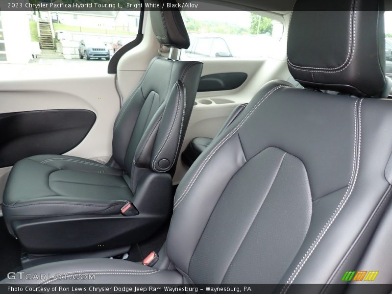 Bright White / Black/Alloy 2023 Chrysler Pacifica Hybrid Touring L