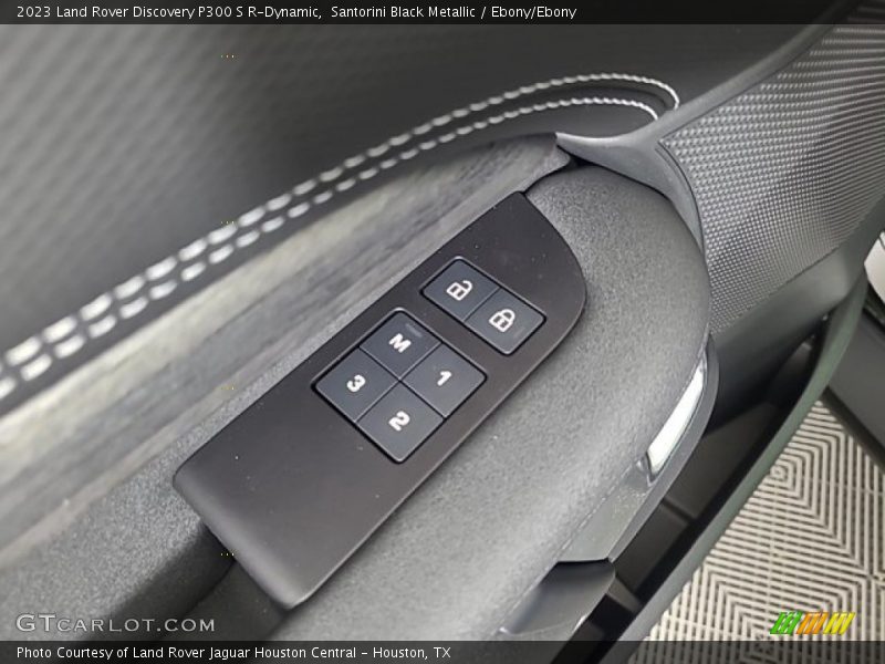 Santorini Black Metallic / Ebony/Ebony 2023 Land Rover Discovery P300 S R-Dynamic