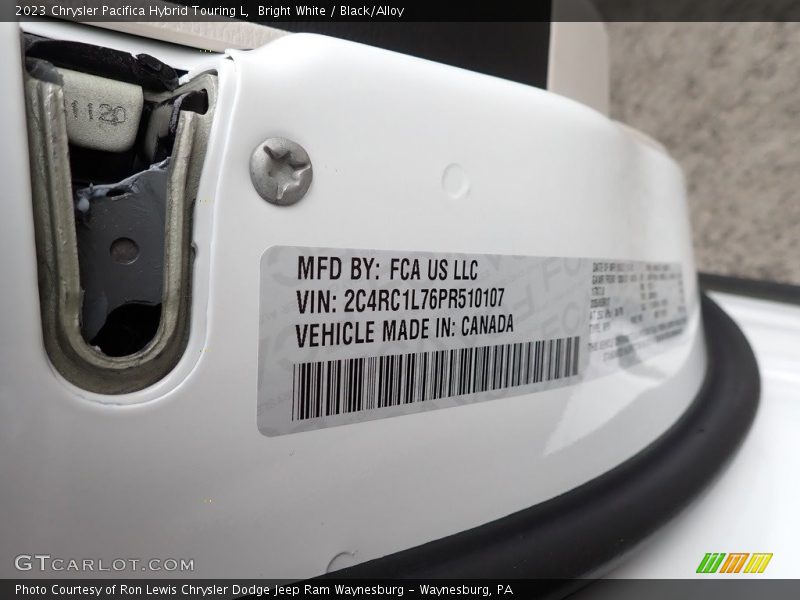 Bright White / Black/Alloy 2023 Chrysler Pacifica Hybrid Touring L