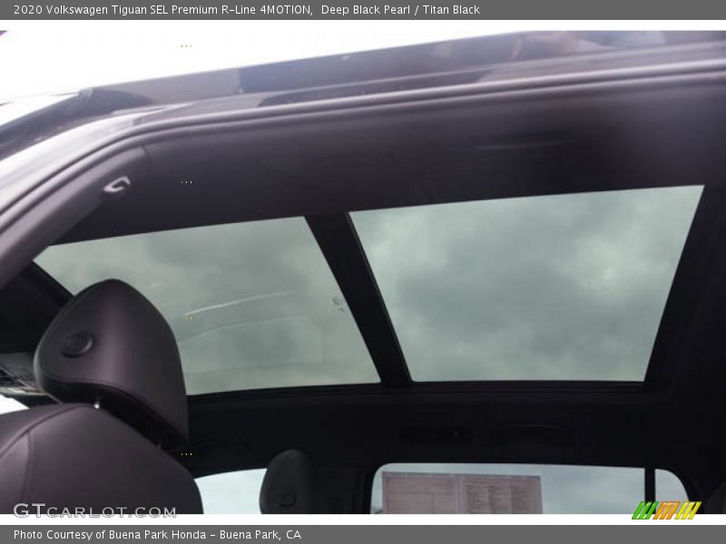 Sunroof of 2020 Tiguan SEL Premium R-Line 4MOTION