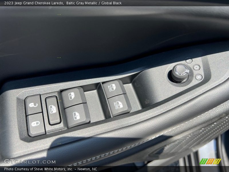 Door Panel of 2023 Grand Cherokee Laredo