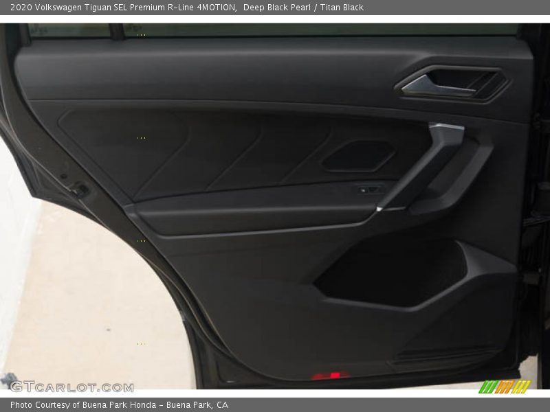 Door Panel of 2020 Tiguan SEL Premium R-Line 4MOTION