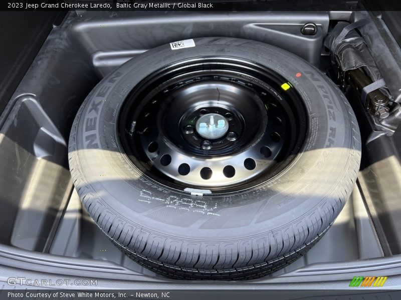 Tool Kit of 2023 Grand Cherokee Laredo