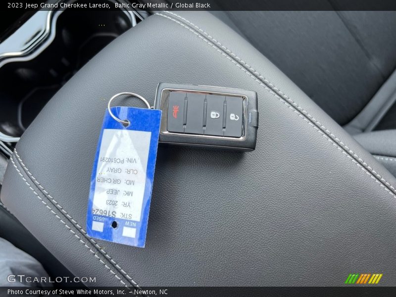 Keys of 2023 Grand Cherokee Laredo