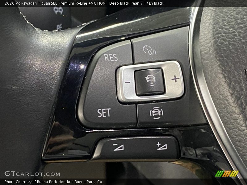  2020 Tiguan SEL Premium R-Line 4MOTION Steering Wheel