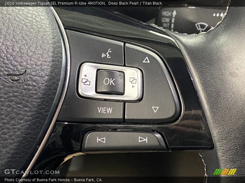  2020 Tiguan SEL Premium R-Line 4MOTION Steering Wheel