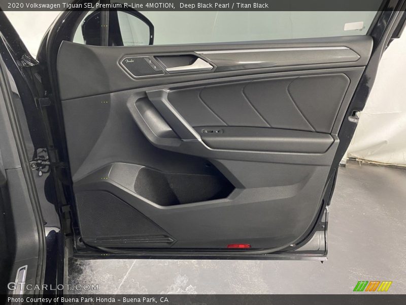 Door Panel of 2020 Tiguan SEL Premium R-Line 4MOTION