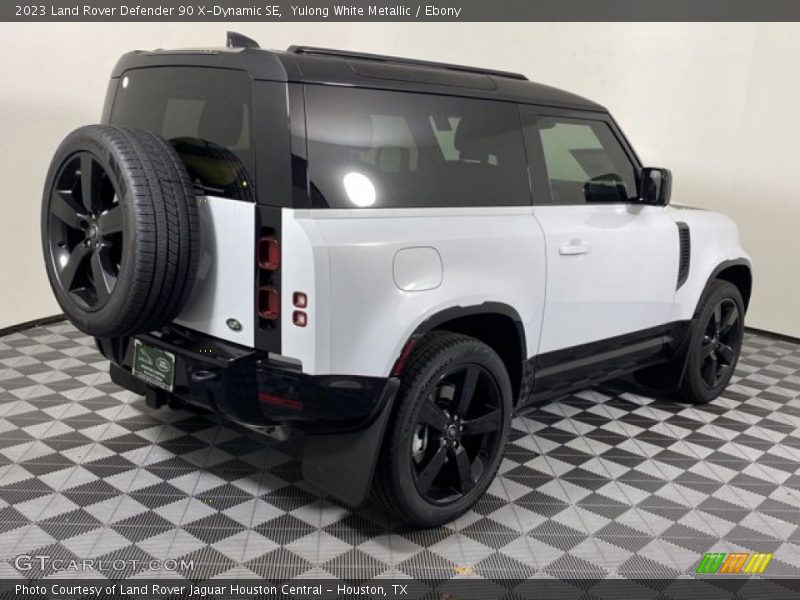  2023 Defender 90 X-Dynamic SE Yulong White Metallic