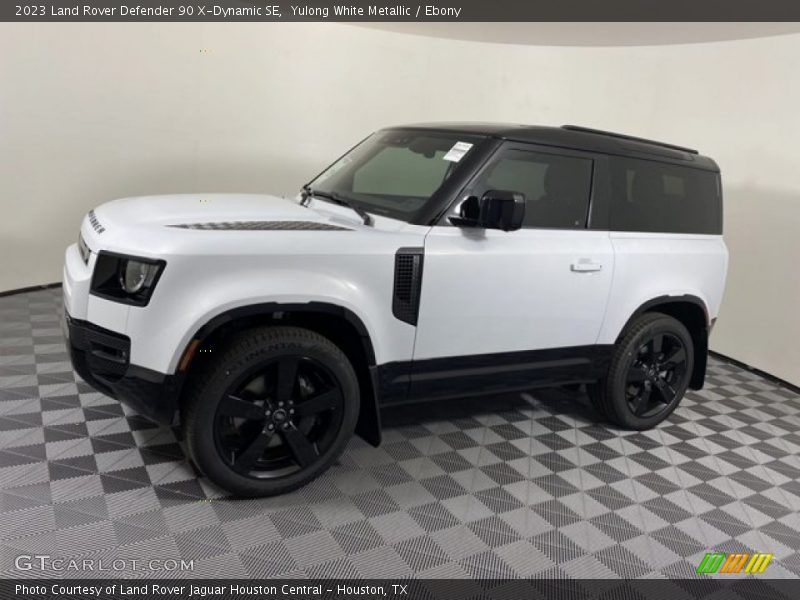  2023 Defender 90 X-Dynamic SE Yulong White Metallic