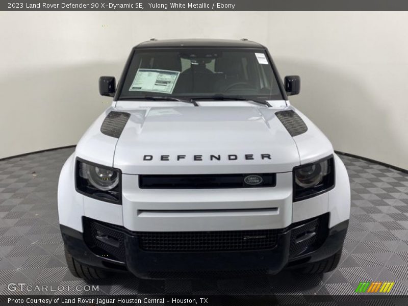 Yulong White Metallic / Ebony 2023 Land Rover Defender 90 X-Dynamic SE