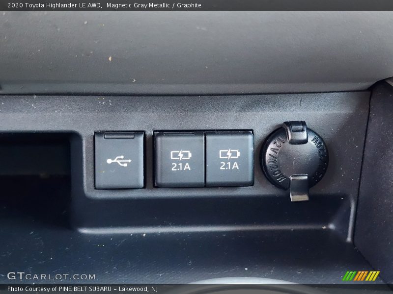 Magnetic Gray Metallic / Graphite 2020 Toyota Highlander LE AWD