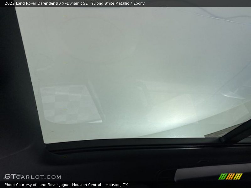 Yulong White Metallic / Ebony 2023 Land Rover Defender 90 X-Dynamic SE