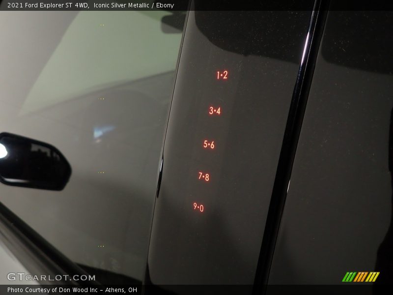 Iconic Silver Metallic / Ebony 2021 Ford Explorer ST 4WD