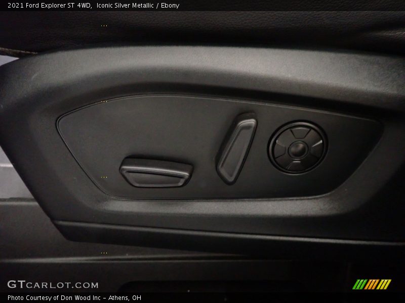 Iconic Silver Metallic / Ebony 2021 Ford Explorer ST 4WD