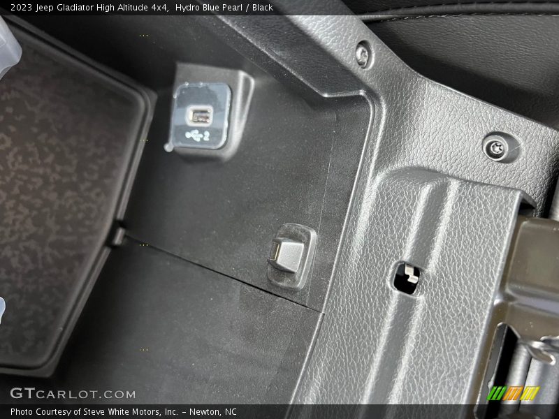 Hydro Blue Pearl / Black 2023 Jeep Gladiator High Altitude 4x4