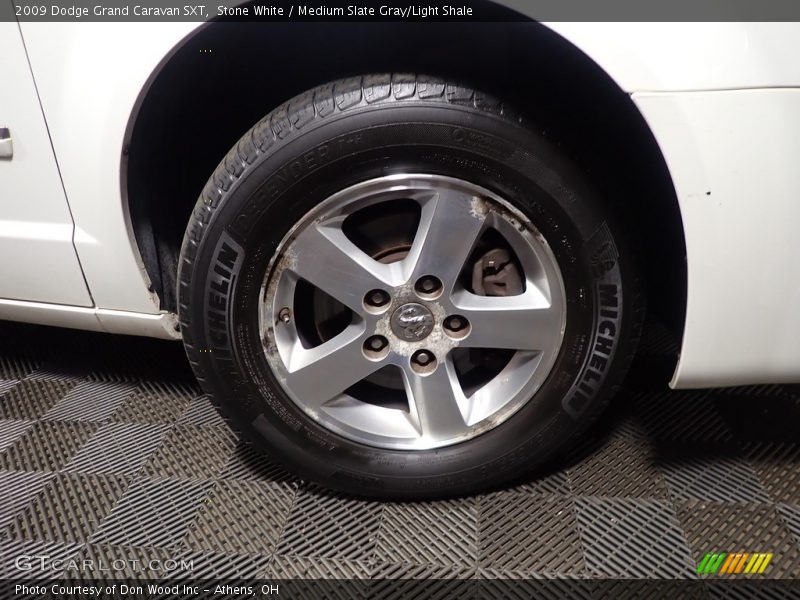 Stone White / Medium Slate Gray/Light Shale 2009 Dodge Grand Caravan SXT