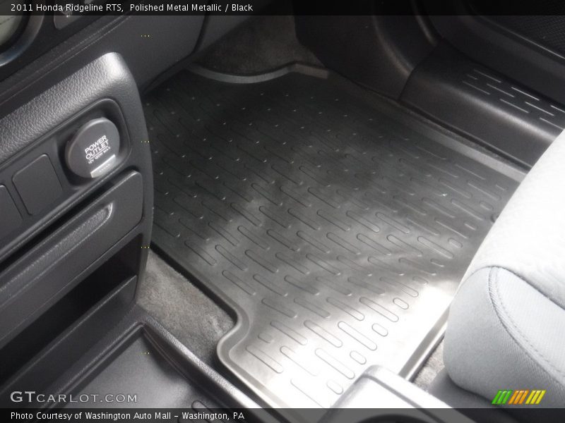Polished Metal Metallic / Black 2011 Honda Ridgeline RTS