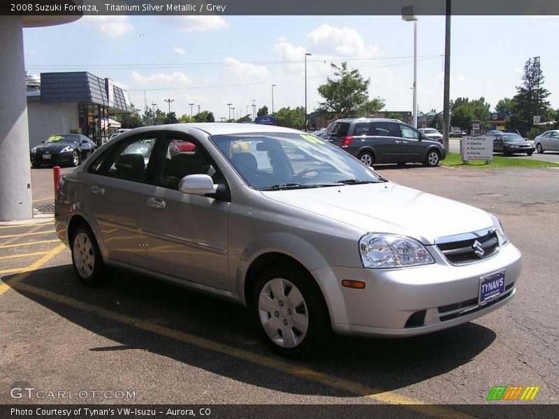 Titanium Silver Metallic / Grey 2008 Suzuki Forenza