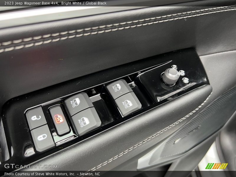 Door Panel of 2023 Wagoneer Base 4x4