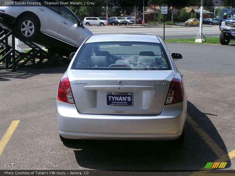Titanium Silver Metallic / Grey 2008 Suzuki Forenza