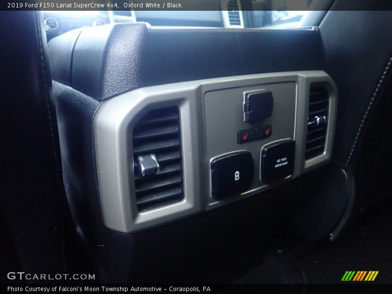 Oxford White / Black 2019 Ford F150 Lariat SuperCrew 4x4