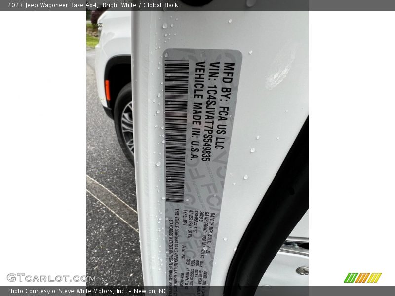 Bright White / Global Black 2023 Jeep Wagoneer Base 4x4