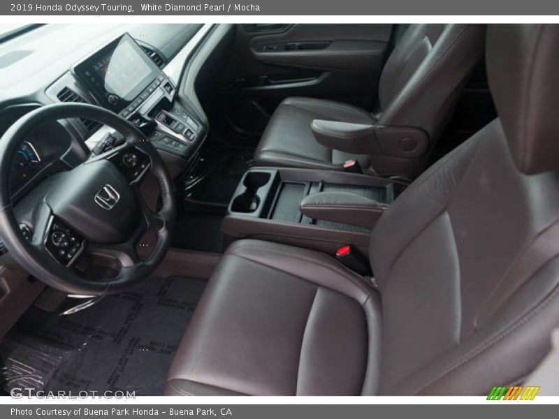 White Diamond Pearl / Mocha 2019 Honda Odyssey Touring