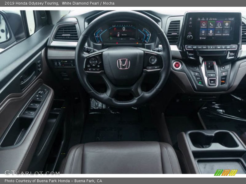 White Diamond Pearl / Mocha 2019 Honda Odyssey Touring