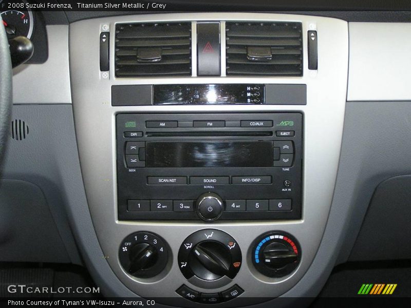 Titanium Silver Metallic / Grey 2008 Suzuki Forenza