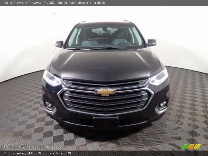 Mosaic Black Metallic / Jet Black 2019 Chevrolet Traverse LT AWD