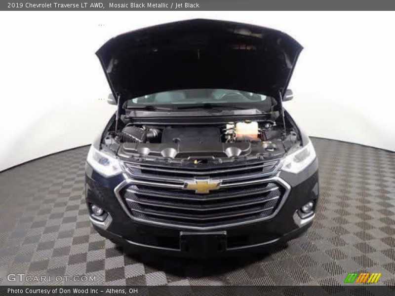 Mosaic Black Metallic / Jet Black 2019 Chevrolet Traverse LT AWD