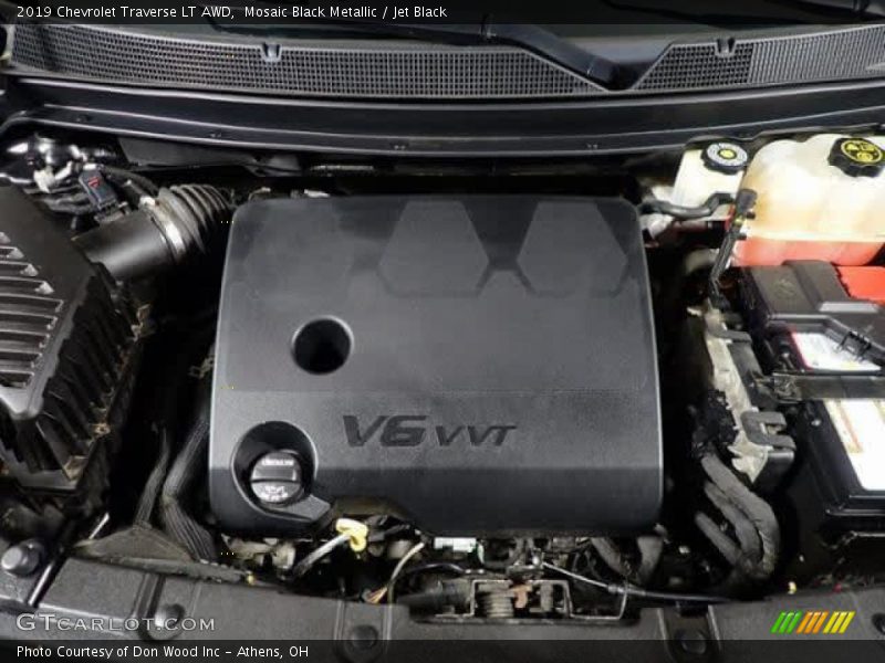 Mosaic Black Metallic / Jet Black 2019 Chevrolet Traverse LT AWD