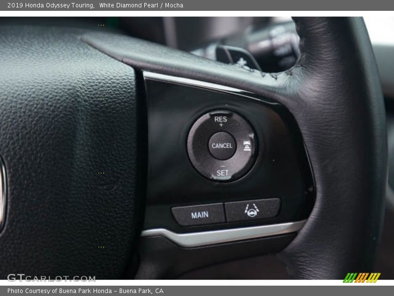 White Diamond Pearl / Mocha 2019 Honda Odyssey Touring