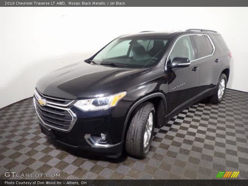 Mosaic Black Metallic / Jet Black 2019 Chevrolet Traverse LT AWD