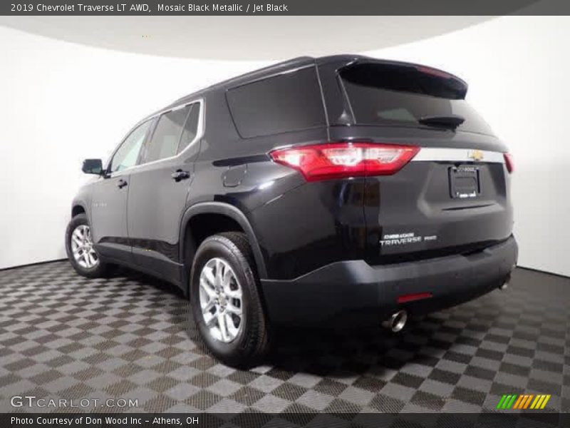 Mosaic Black Metallic / Jet Black 2019 Chevrolet Traverse LT AWD