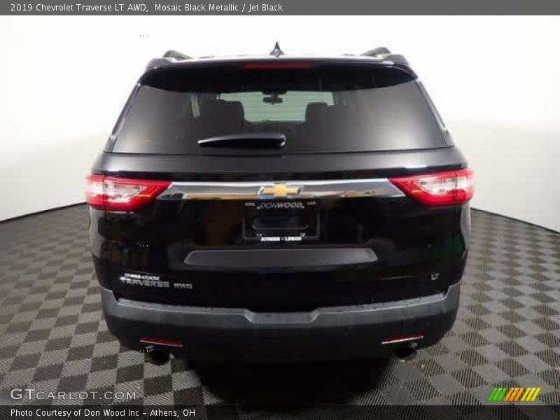 Mosaic Black Metallic / Jet Black 2019 Chevrolet Traverse LT AWD