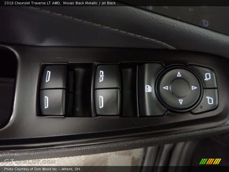 Mosaic Black Metallic / Jet Black 2019 Chevrolet Traverse LT AWD