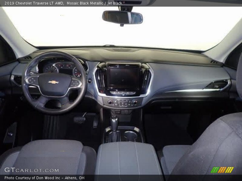 Mosaic Black Metallic / Jet Black 2019 Chevrolet Traverse LT AWD