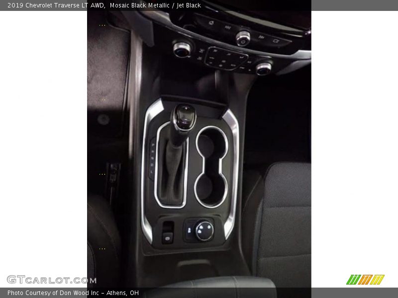 Mosaic Black Metallic / Jet Black 2019 Chevrolet Traverse LT AWD