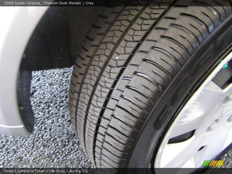 Titanium Silver Metallic / Grey 2008 Suzuki Forenza