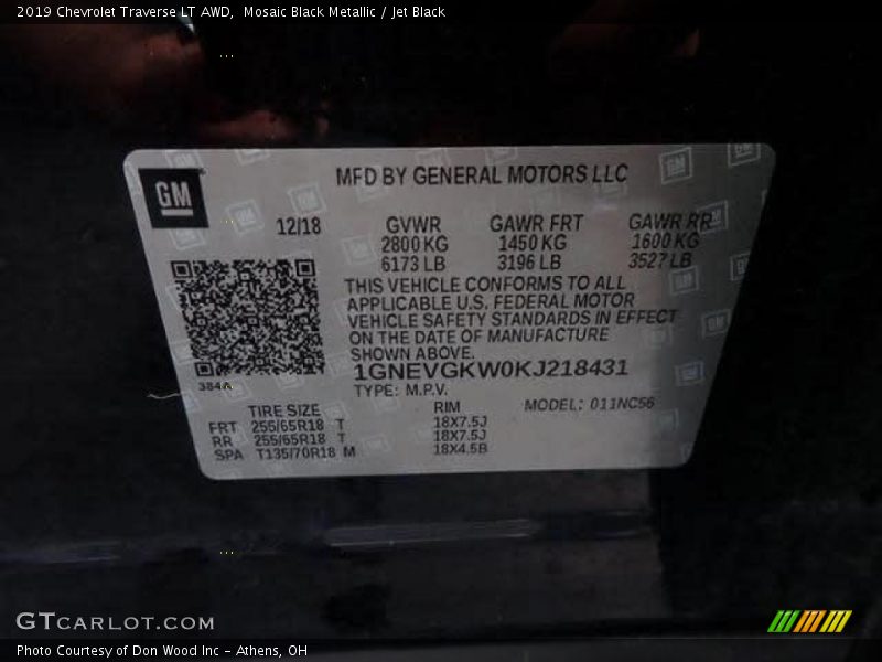 Mosaic Black Metallic / Jet Black 2019 Chevrolet Traverse LT AWD