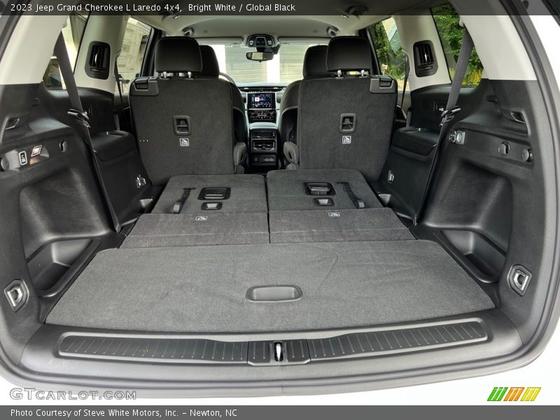  2023 Grand Cherokee L Laredo 4x4 Trunk