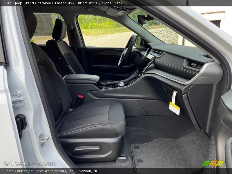 Bright White / Global Black 2023 Jeep Grand Cherokee L Laredo 4x4