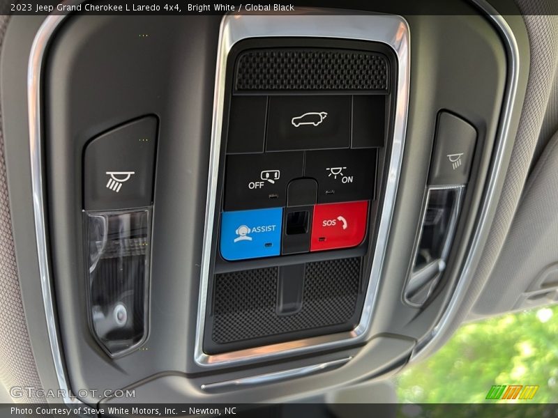 Bright White / Global Black 2023 Jeep Grand Cherokee L Laredo 4x4