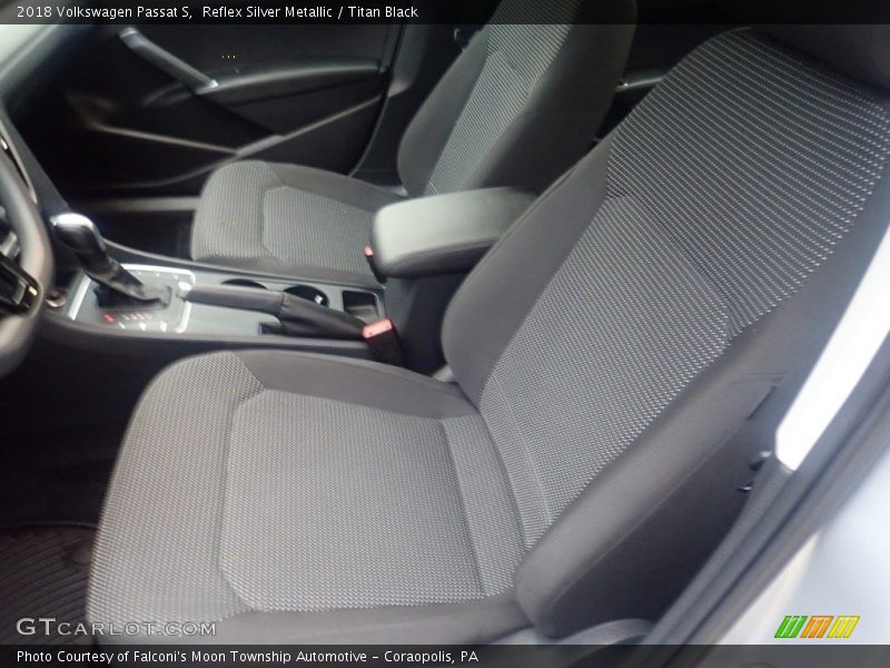 Front Seat of 2018 Passat S