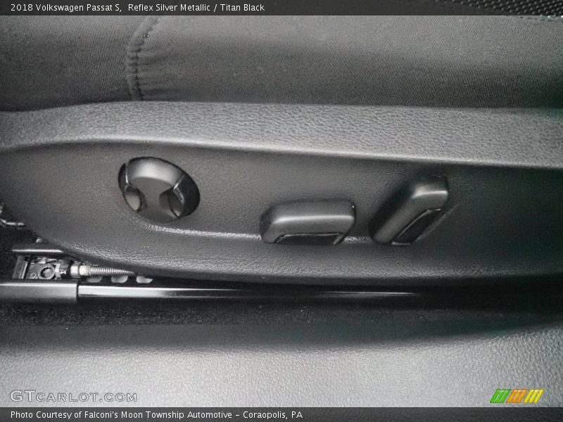 Front Seat of 2018 Passat S