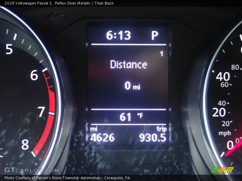 Reflex Silver Metallic / Titan Black 2018 Volkswagen Passat S