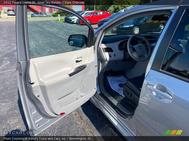 Silver Sky Metallic / Dark Charcoal 2011 Toyota Sienna SE